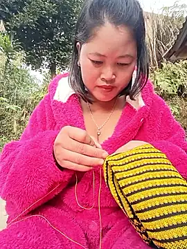 maycuc123 online show from 12-17-25, 01:55