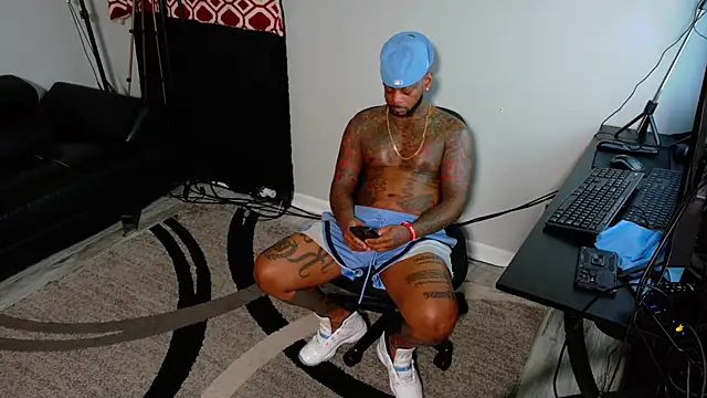 SLANGONDEMHOES online show from 12-01-25, 04:56