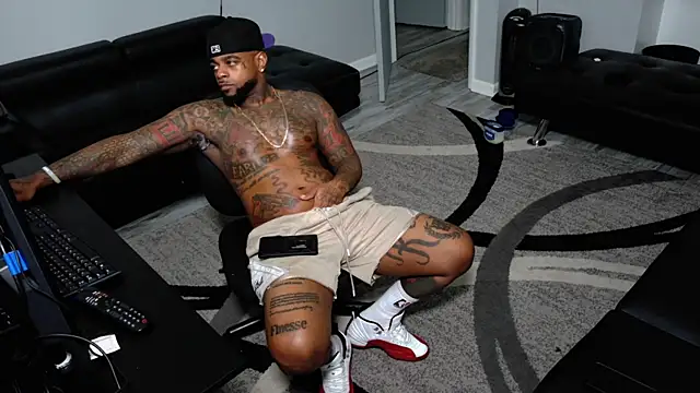 SLANGONDEMHOES online show from 02-12-26, 06:58