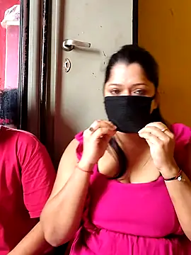 Snapshot of Hottie_couple69 chatting on 10-08-25, 06:00 Hottie couple69 online show from 10-08-25, 06:00