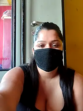 Snapshot of Hottie_couple69 chatting on 11-13-25, 06:12 Hottie couple69 online show from 11-13-25, 06:12