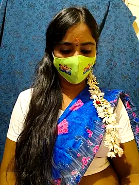 mini-queen online show from 11-21-25, 03:33