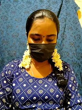 mini-queen online show from 11-24-25, 06:07