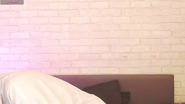 Ericha Stone online show from 04-08-26, 01:16