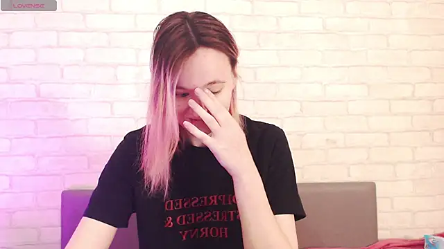 Ericha Stone online show from 04-17-26, 01:41