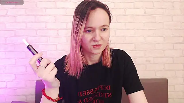 Ericha Stone online show from 04-19-26, 01:16