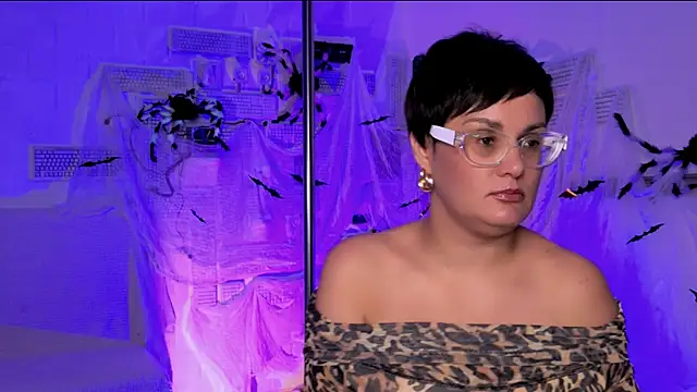 LauraDavidsons online show from 10-17-25, 04:42