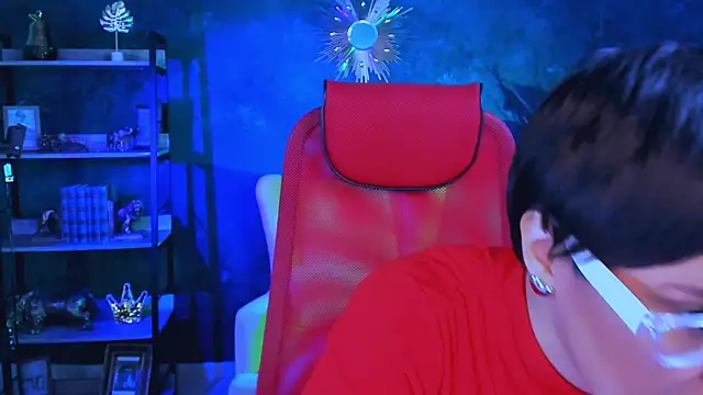 Snapshot of LauraDavidsons chatting on 02-16-26, 04:47 LauraDavidsons online show from 02-16-26, 04:47