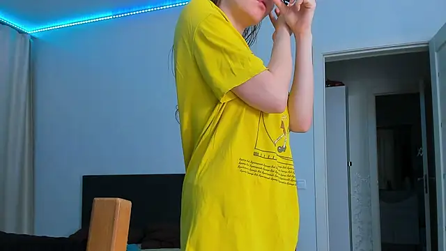 JanetShy online show from 12-21-25, 07:04