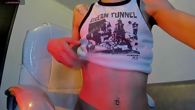 Snapshot of Angeel_of_lust chatting on 11-02-25, 04:31 Angeel of lust online show from 11-02-25, 04:31