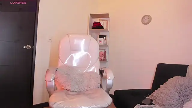 Snapshot of Angeel_of_lust chatting on 11-29-25, 04:37 Angeel of lust online show from 11-29-25, 04:37