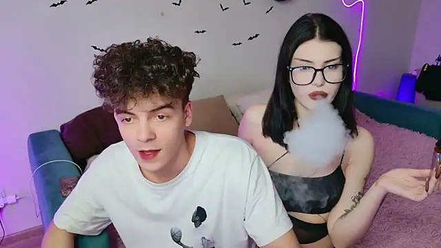 Alice18James online show from 11-06-25, 11:22