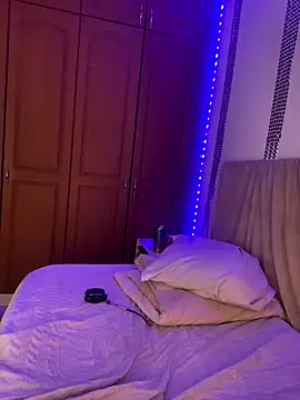 VeronicaSaenzx online show from 12-18-25, 05:41