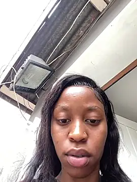 SexyPetitex25 online show from 04-22-26, 12:39