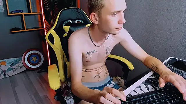 Snapshot of TimBlaks chatting on 09-13-25, 04:12 TimBlaks online show from 09-13-25, 04:12