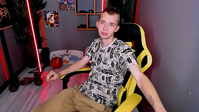 Snapshot of TimBlaks chatting on 10-05-25, 05:17 TimBlaks online show from 10-05-25, 05:17