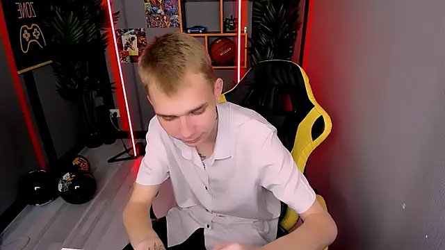 Snapshot of TimBlaks chatting on 11-05-25, 09:48 TimBlaks online show from 11-05-25, 09:48