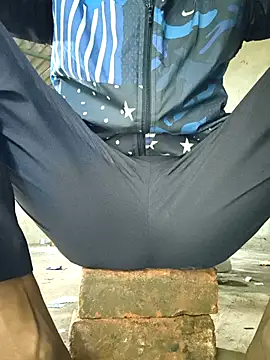 Snapshot of onlymasti00 chatting on 10-05-25, 01:48 onlymasti00 online show from 10-05-25, 01:48