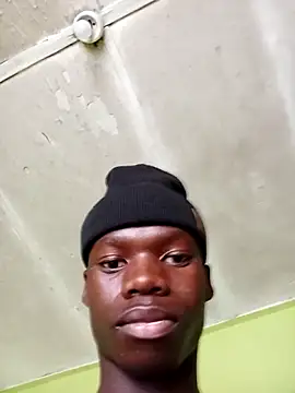 Snapshot of phumlanisanka chatting on 10-18-25, 07:20 phumlanisanka online show from 10-18-25, 07:20