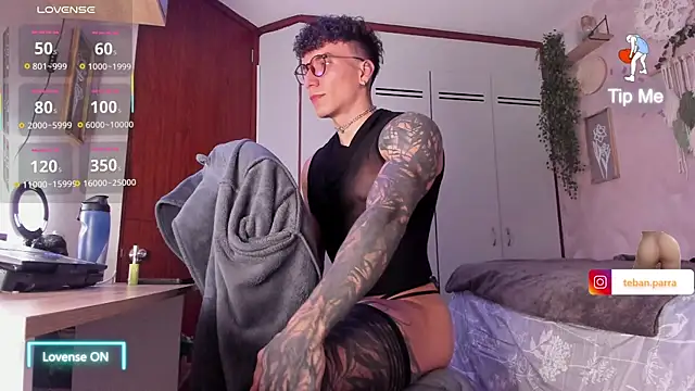 estebandi do online show from 10-25-25, 03:47