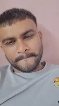 Snapshot of Frvgggghh chatting on 02-26-26, 05:34 Frvgggghh online show from 02-26-26, 05:34