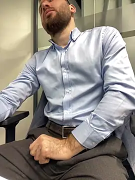 Snapshot of speddy34 chatting on 02-09-26, 06:28 speddy34 online show from 02-09-26, 06:28