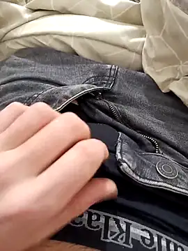 Snapshot of Angelmilf69 chatting on 02-23-26, 05:32 Angelmilf69 online show from 02-23-26, 05:32