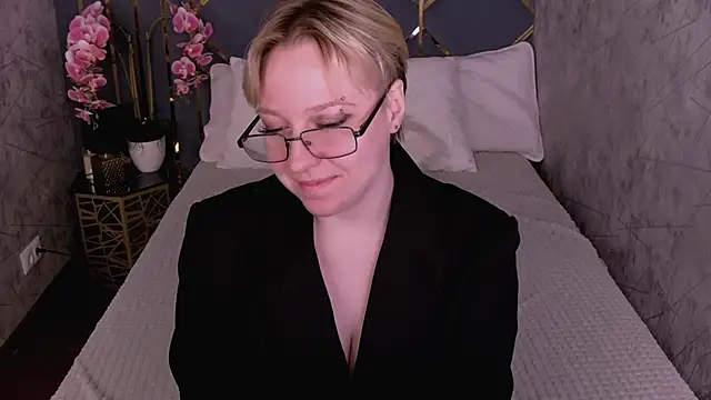 AlexandraGreen online show from 04-16-26, 09:26