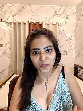 QUEEN-ADITI online show from 03-08-26, 02:04