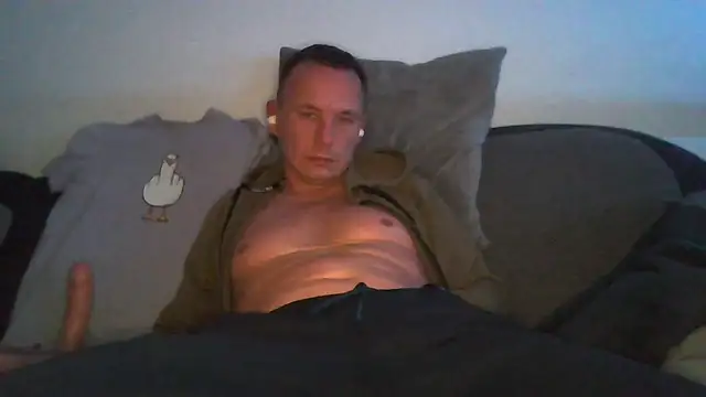 Snapshot of Sam_molinari chatting on 10-24-25, 10:06 Sam molinari online show from 10-24-25, 10:06