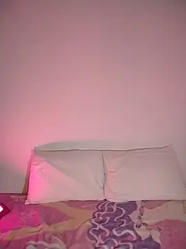 Snapshot of Ella_rr chatting on 05-02-26, 02:16 Ella rr online show from 05-02-26, 02:16