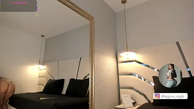 Julieth Rojas online show from 09-30-25, 03:55