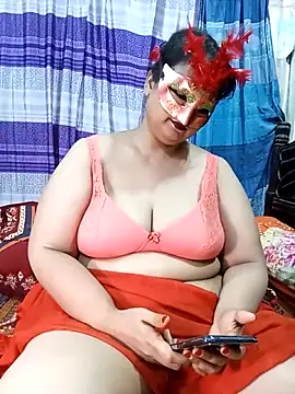 Snapshot of Tanisha-Chy chatting on 06-05-26, 06:02 Tanisha-Chy online show from 06-05-26, 06:02