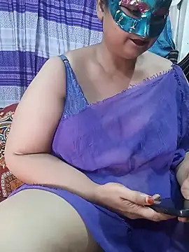 Snapshot of Tanisha-Chy chatting on 06-12-26, 06:07 Tanisha-Chy online show from 06-12-26, 06:07