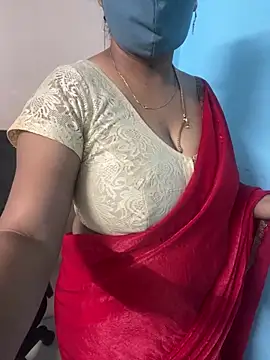 Snapshot of monal_95 chatting on 03-08-26, 03:10 monal 95 online show from 03-08-26, 03:10