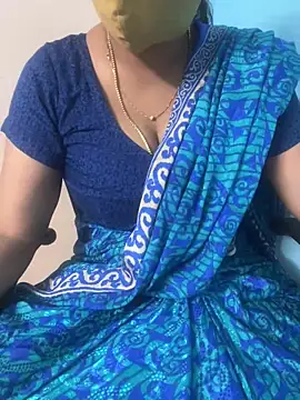 Snapshot of monal_95 chatting on 04-01-26, 03:09 monal 95 online show from 04-01-26, 03:09