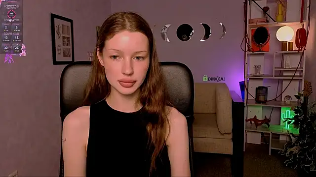 Snapshot of khloebeauty chatting on 06-18-26, 09:14 khloebeauty online show from 06-18-26, 09:14