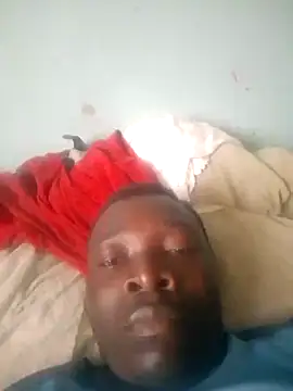 Snapshot of Mrhugeblack chatting on 09-28-25, 08:31 Mrhugeblack online show from 09-28-25, 08:31