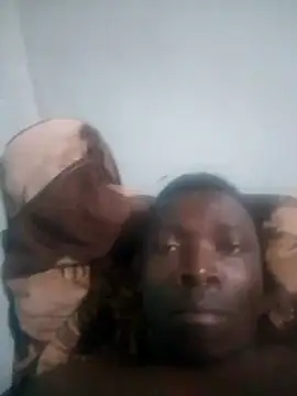 Snapshot of Mrhugeblack chatting on 10-10-25, 11:15 Mrhugeblack online show from 10-10-25, 11:15