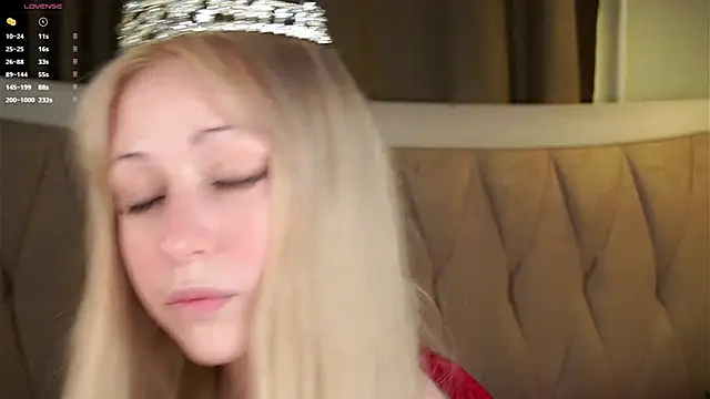 Snapshot of MarciDarugar chatting on 12-04-25, 03:10 MarciDarugar online show from 12-04-25, 03:10