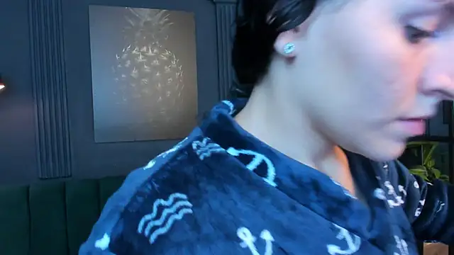 aliceandsia online show from 09-18-25, 01:40