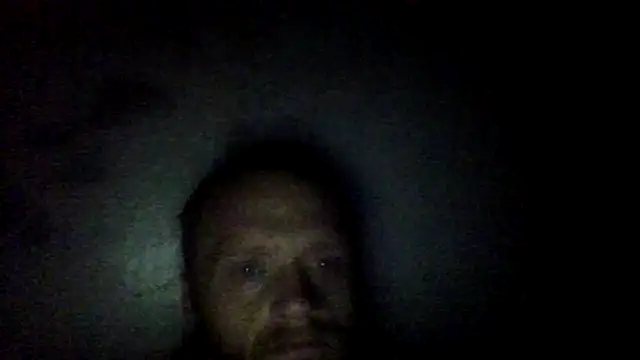 Snapshot of Hurri21 chatting on 11-17-25, 08:53 Hurri21 online show from 11-17-25, 08:53