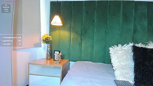 kittyy milk 001 online show from 10-15-25, 09:15