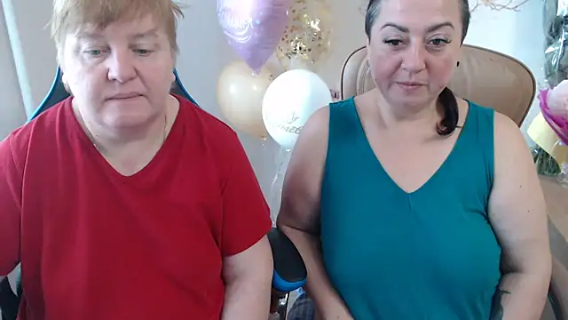 Snapshot of Bertie_Adeline chatting on 10-19-25, 08:04 Bertie Adeline online show from 10-19-25, 08:04