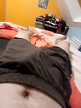 Snapshot of Aymeric35000 chatting on 09-19-25, 09:15 Aymeric35000 online show from 09-19-25, 09:15