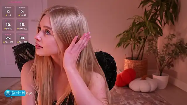 Miablueye online show from 10-30-25, 12:17