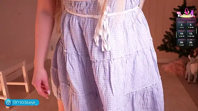 Snapshot of Miablueye chatting on 02-15-26, 03:20 Miablueye online show from 02-15-26, 03:20