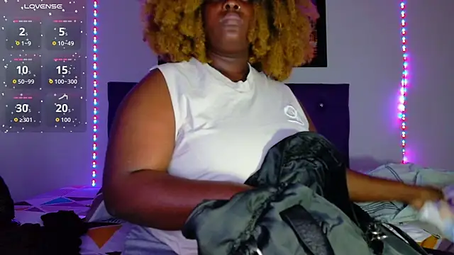 ebony NeighborMoans online show from 02-12-26, 03:12