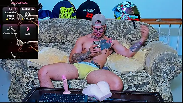 Snapshot of ArnoldSexy_ chatting on 10-07-25, 05:04 ArnoldSexy online show from 10-07-25, 05:04