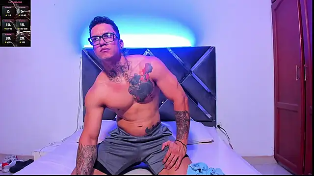 Snapshot of ArnoldSexy_ chatting on 11-04-25, 03:22 ArnoldSexy online show from 11-04-25, 03:22